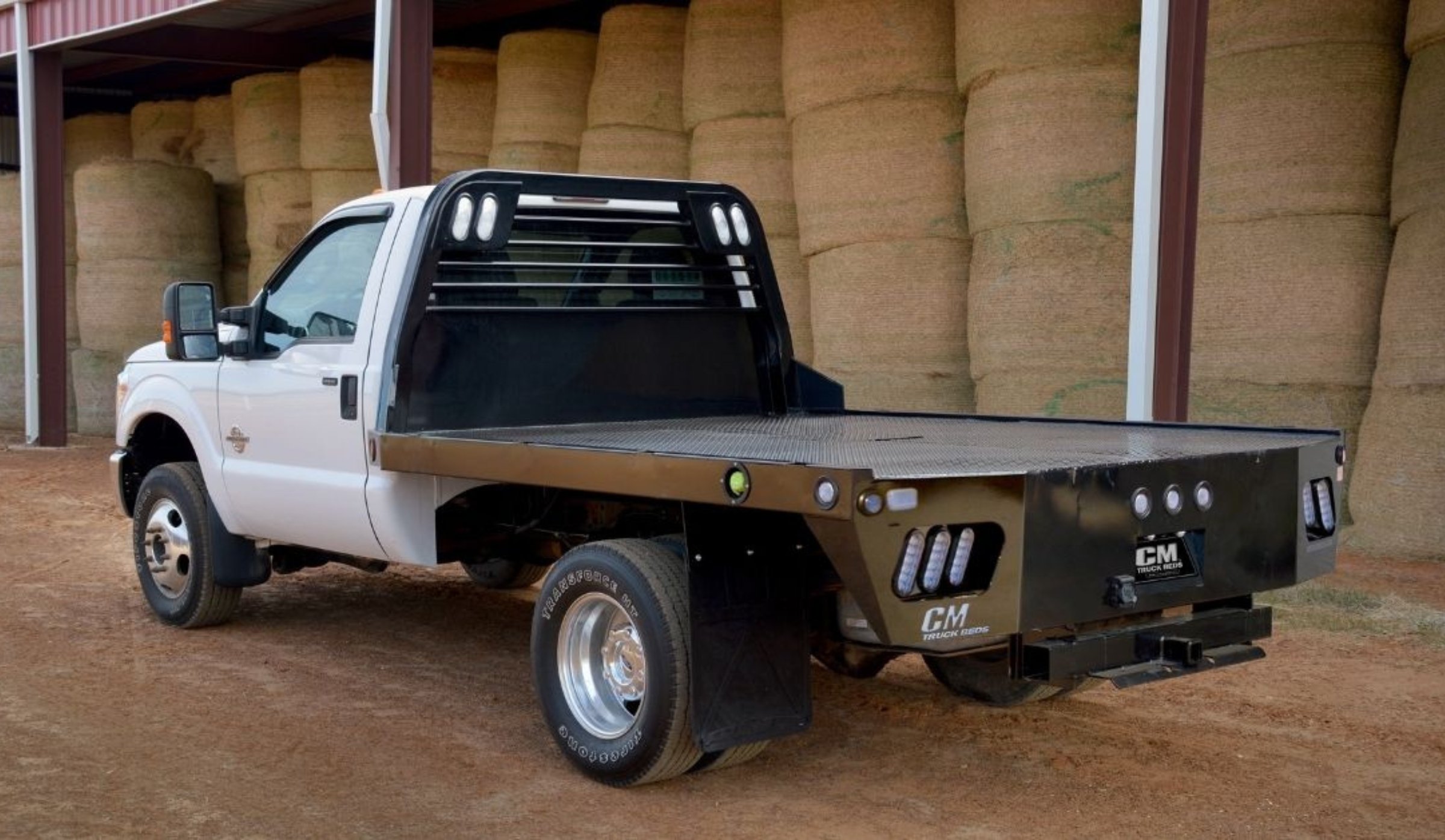 Truck with CM flatbed